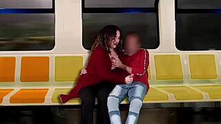 masturbo a un desconocido en el tren