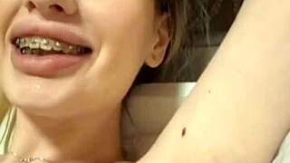 Elza Kom offers her beautiful armpits for fetish worship.