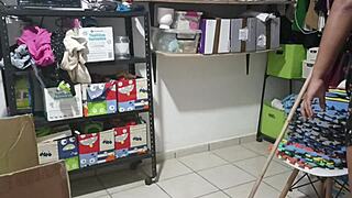 Mama Chubby Bbw Realiza Limpieza De La Habitación