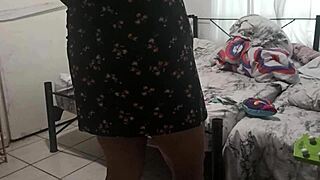 Mama Chubby Bbw Realiza Limpieza De La Habitación