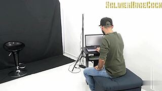 webcam model seduces me to fill her wet pussy with cum