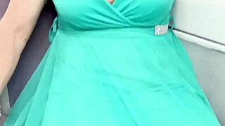 Mi secretaria de tetas grandes pide que la folle el cono apretado