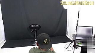 webcam model seduces me to fill her wet pussy with cum