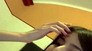 grabada en escaleras de motel upskirt en falda amateur