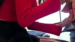 grabada en escaleras de motel upskirt en falda amateur
