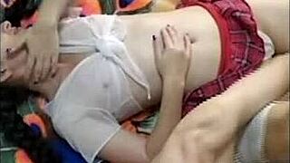 caliente joven morena amateur desea ser follada