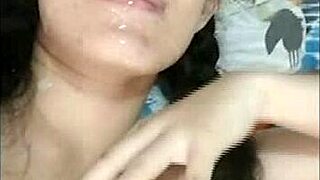 caliente joven morena amateur desea ser follada