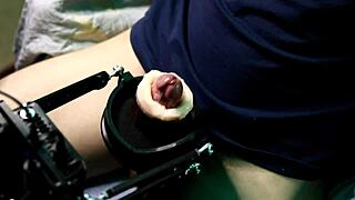 Latina uses super masturbation machine with powerful moans