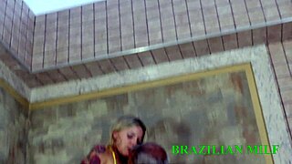 sem o maridão em casa a safada da patroa fode com seu motorista