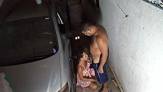 comendo o cuzinho da enteada na garagem agora