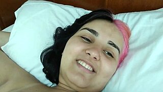 my pregnant teen belle belinha pees for you