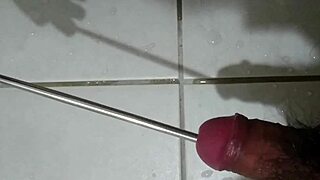 軍人在營區 來回抽插馬眼 打手槍 最後爽射很多