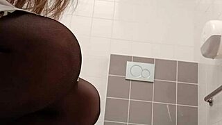 2025 08 19 slave in public wc uro and training
